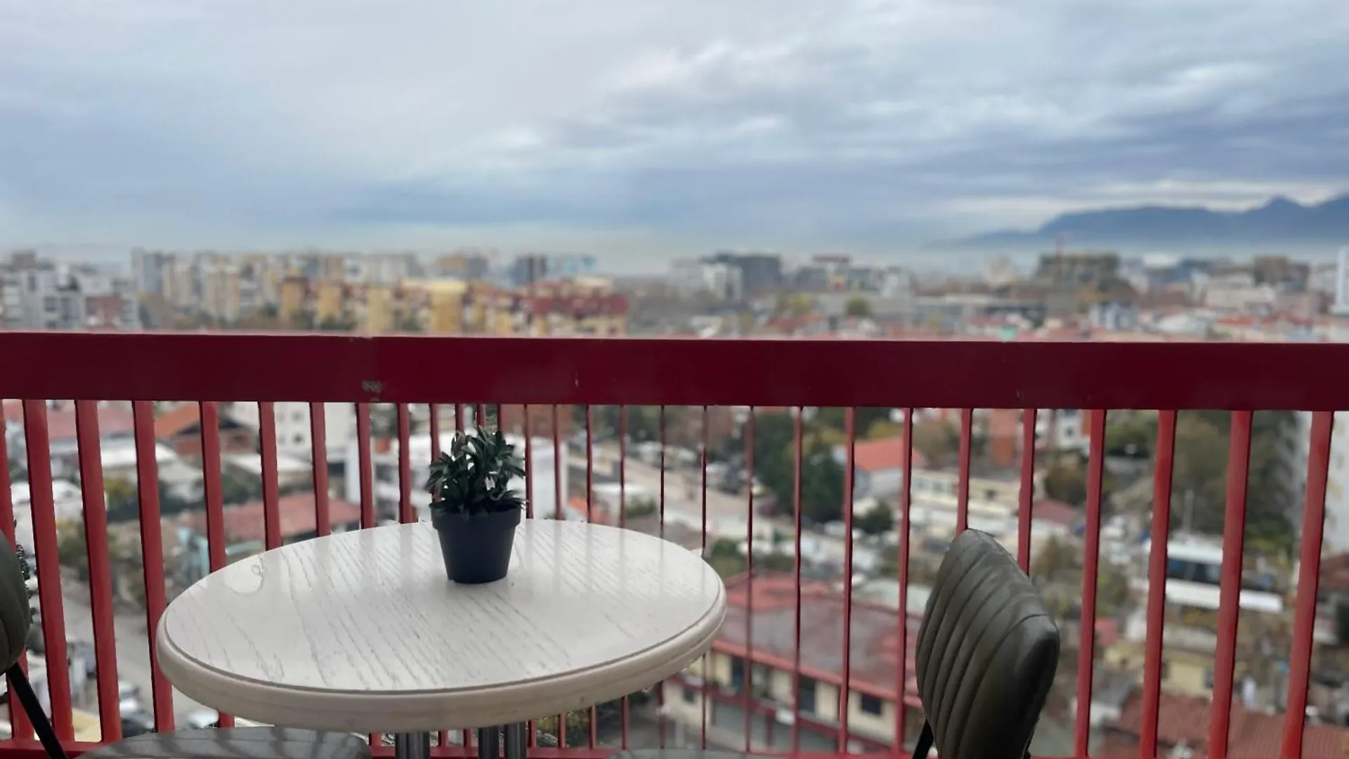 Loft Apartment Τίρανα