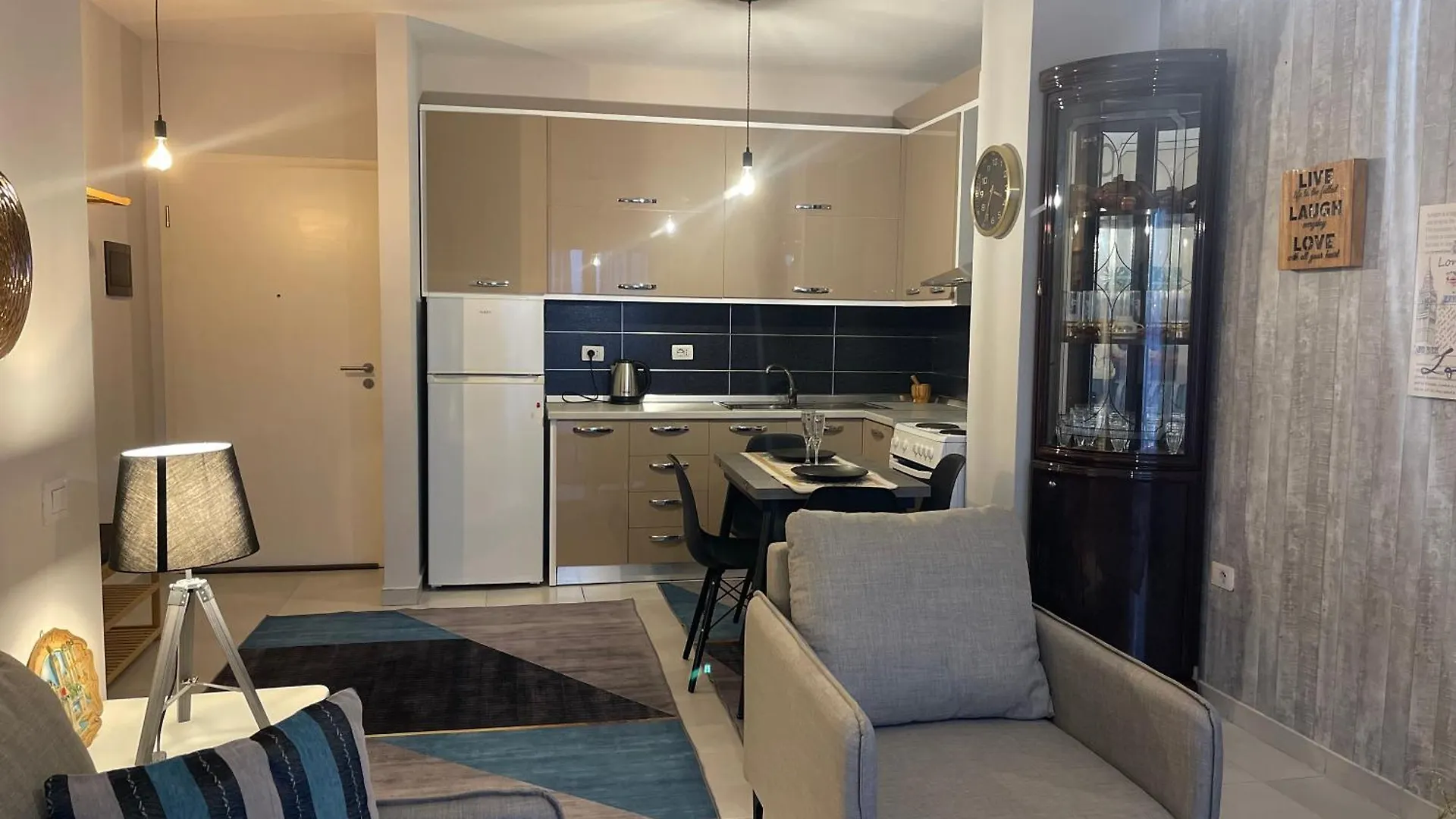 Loft Apartment Τίρανα 0*,  Αλβανία